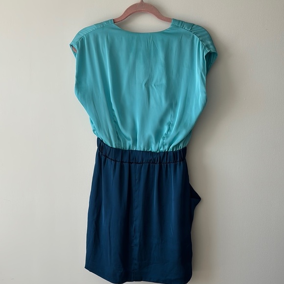 Teal and Navy V-Neck Dress - Picture 2 of 2